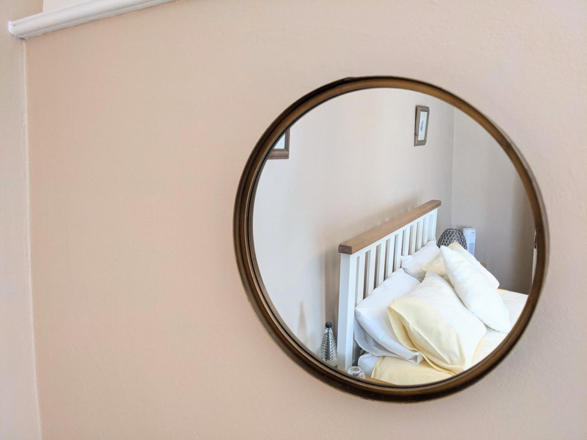 The Bell Inn Thorpe-le-Soken Room photo